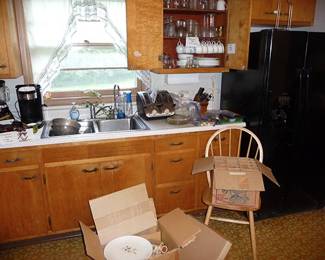 Set of Dishes & Kitchen Items