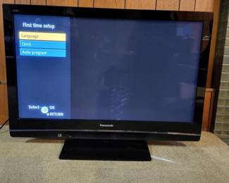 Panasonic 40" HD Plasma TV Model TH-42PX380U