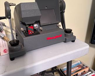 Film splicer