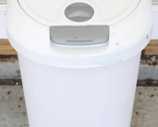 62 - Flip-Top Trashcan - 14" x 11" x 17"
