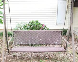 294 - Swing w/ Stand - 75" x 54" x 78"
