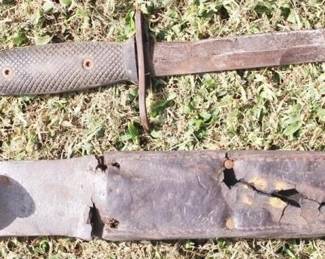 335 - Vintage Bayonet w/ Sheath - 12" long
