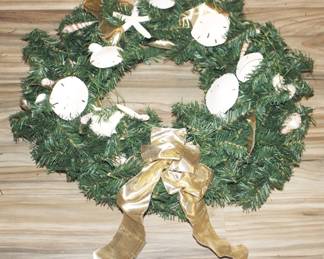 370 - Wreath - 21" round
