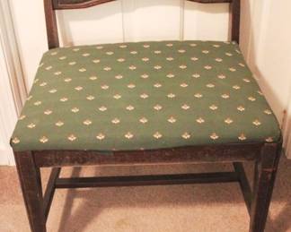 388 - Vanity Bench - 22" x 17" x 27"
