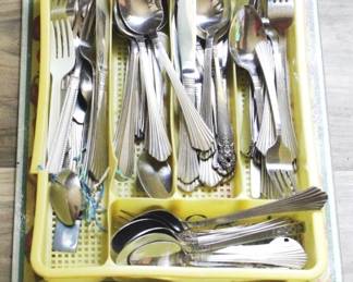 420 - Flatware Set and glass cutting board
