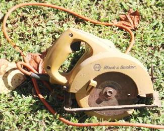 460 - Black & Decker Skillsaw - 5.5" Blade
