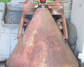 478 - Large Metal Feeder - 46" tall

