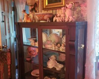 Fine mahogany 2 door cabinet. 