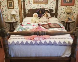 Full size poster bed.