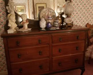 English dresser.