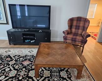 Flat screen TV, Blue Ray player, coffee tables, end tables