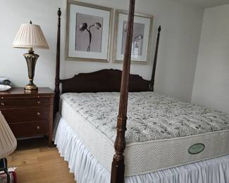 King 4 poster  bed, mattress excellent