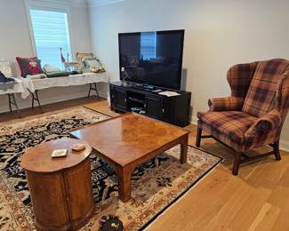 Misc. furniture and linens