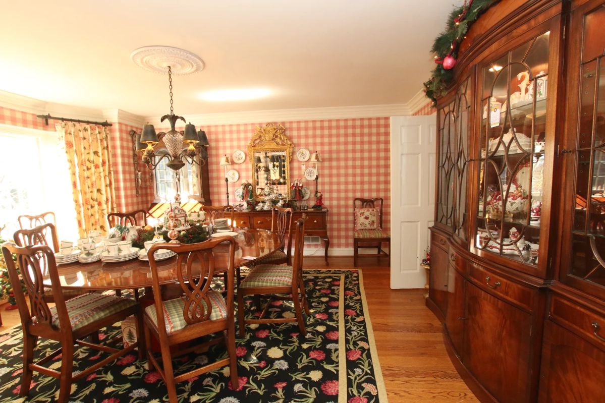 2M Luxury Mission Hills Estate Sales / High... starts on 12/7/2023