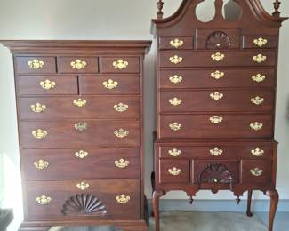 Stattin dressers in mint condition with keys. 