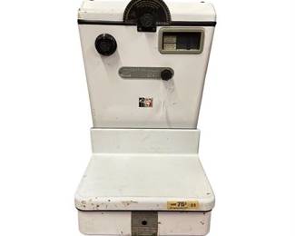 Lot 1  
Hobart Dayton Project-o Prepackaging Scale
