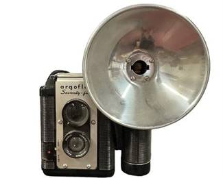 Lot 28  
Argus Argoflex Seventy-Fivemm Camera