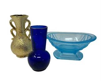 Lot 74   
Lot of 3 Glass Items