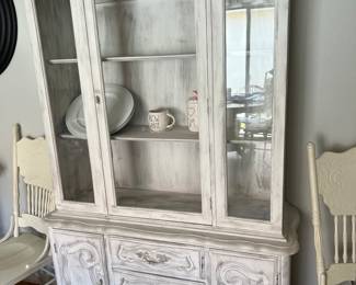Shabby chic China cabinet $125 (no glass in middle) 