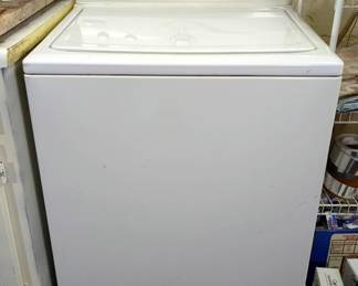 Maytag Insignia Series Washer, Model MTW5630TQ1, 27" x 25" x 43", Powers On