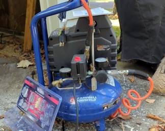 Campbell Hausfeld 200 PSI Portable Air Compressor, Model HG300700, With Hose And Incomplete Accessory Kit