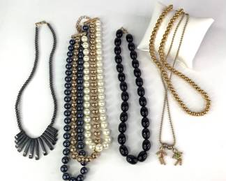 Beaded Fashion Necklace
