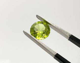 Peridot Round Cut Gemstone