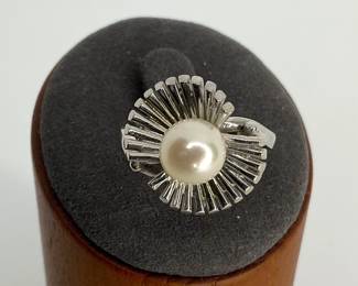14K White Gold Pearl Ring
