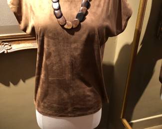 Cap sleve faux suede top.