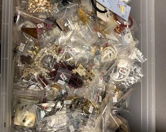 Over a Thousand Costume Jewelry Pieces