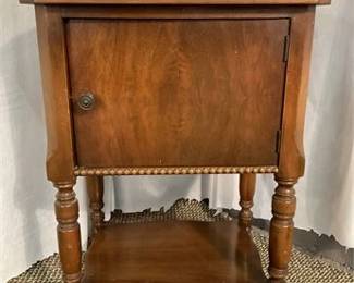 Lot 003   
Humidor-Style Cabinet