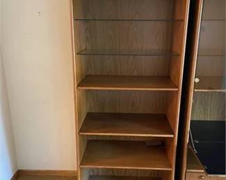 Lot 016   
Thomasville Bookshelf