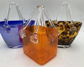 Lot 022   
Colorful Hand Crafted Art Glass Purses