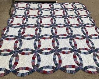 Lot 023   9
Vintage - “Wedding Ring” Quilt