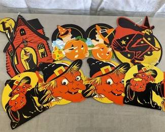 Lot 033  
Vintage 1940’ Die-Cut Witch Collection