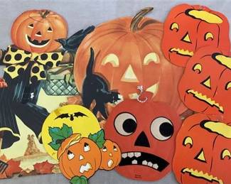 Lot 034   
Vintage -1940’s Pumpkin Head Decor