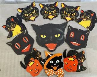 Lot 036  
1940’s Scaredy Cat Halloween Decor