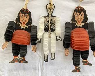 Lot 040  
RARE! HALLOWEEN TREASURE - Tissue Dancers