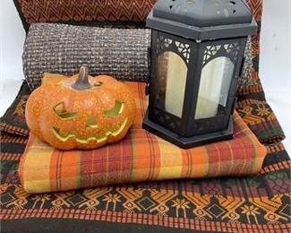 Lot 042  
“ It’s Fall You All “