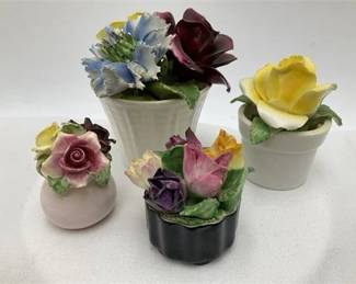 Lot 054   
Vintage Radnor Everlasting Fine Bone China Floral Arrangements ( ENGLAND )