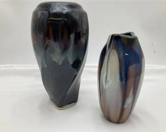 Lot 059  
Pair of High Gloss Glazed Vases