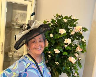 No matter what hat I put on, I just don’t look good..lol
Great for Kentucky Derby or special parties !