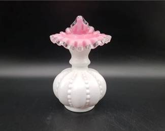 Lot 009   8 Bid(s)
Fenton Pink White Silvercrest Beaded Melon Jack in the Pulpit Vase