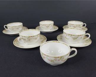 Lot 135   0 Bid(s)
Theodore Haviland Limoges Tea Cup & Saucer Sets (5) +1 Cup