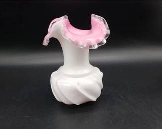 Lot 188A   7 Bid(s)
Fenton Wave Crest Silver Crested Ruffled Pink Bloom Milk Glass Vase
