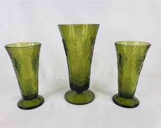 Lot 389   3 Bid(s)
3 Avocado Green Indiana Glass Grape Vases