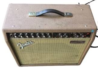 Lot 007   11 Bid(s)
Fender Vintage Amp Acoustasonic 30