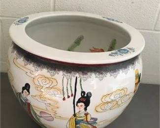 Lot 031   2 Bid(s)
Asian Planter
