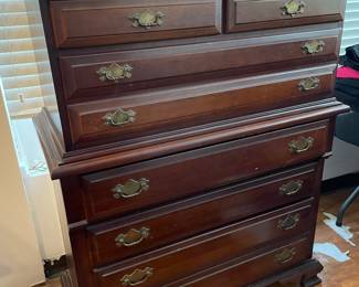Chest of drawers