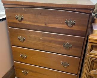 Chest of drawers